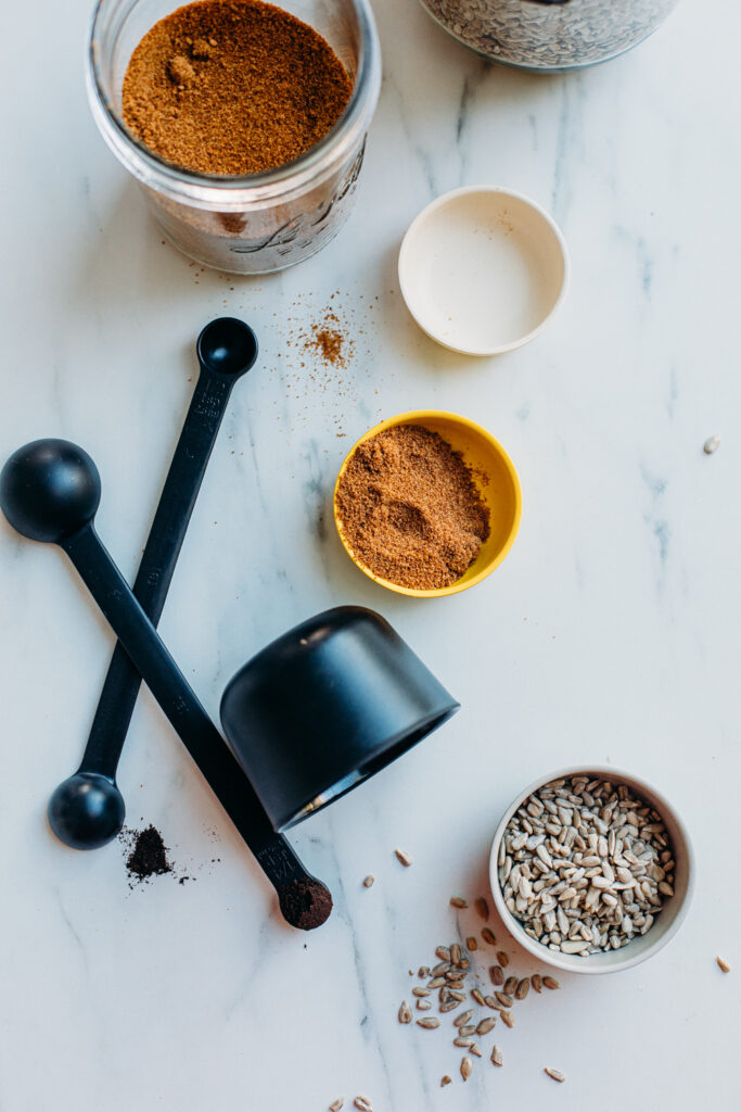ingredientes y utensilios de cocina